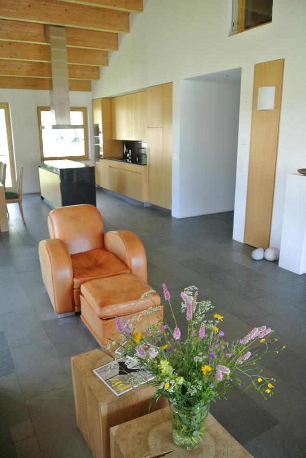 Chesa La Montanella - Ferienwohnung, Maloja Exterior foto