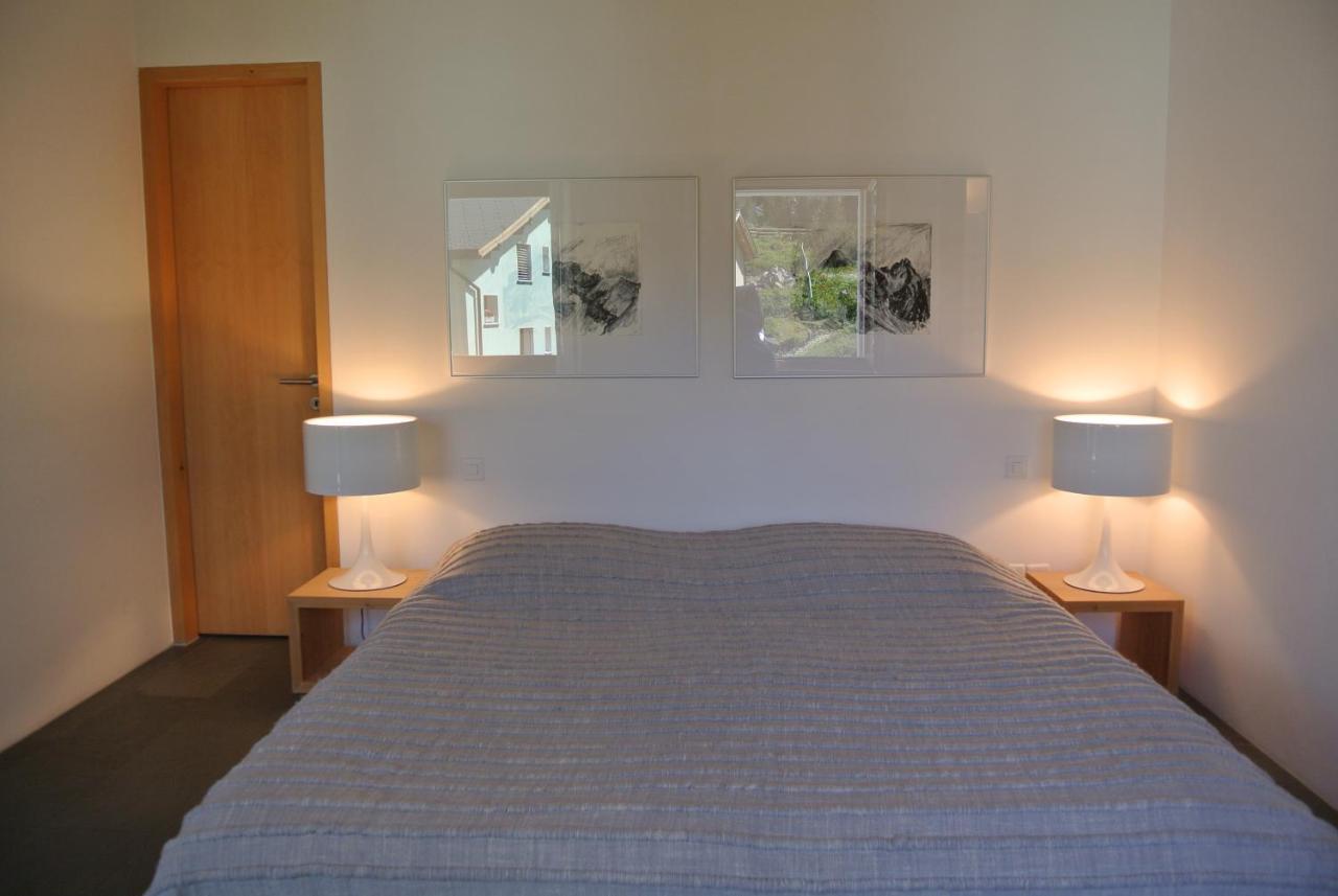 Chesa La Montanella - Ferienwohnung, Maloja Exterior foto