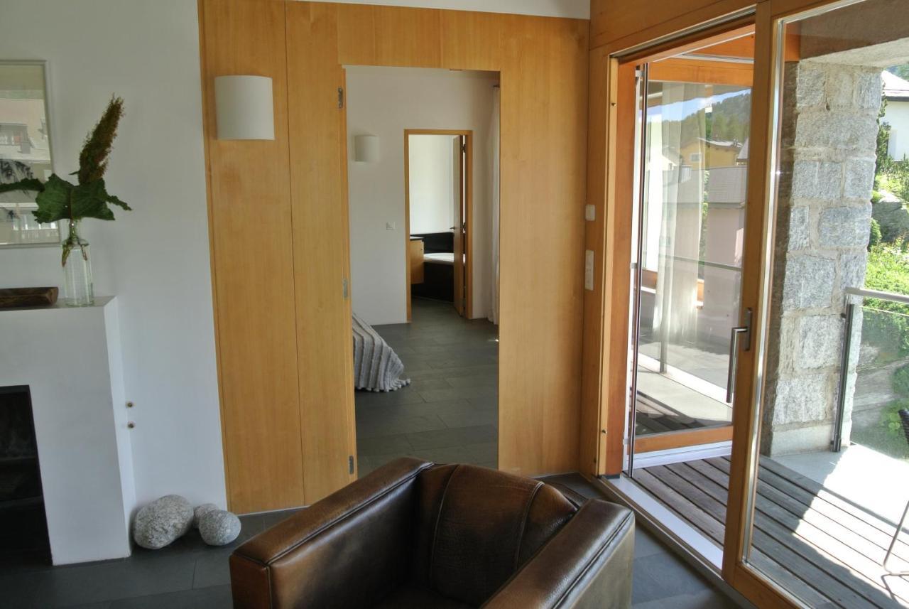 Chesa La Montanella - Ferienwohnung, Maloja Exterior foto