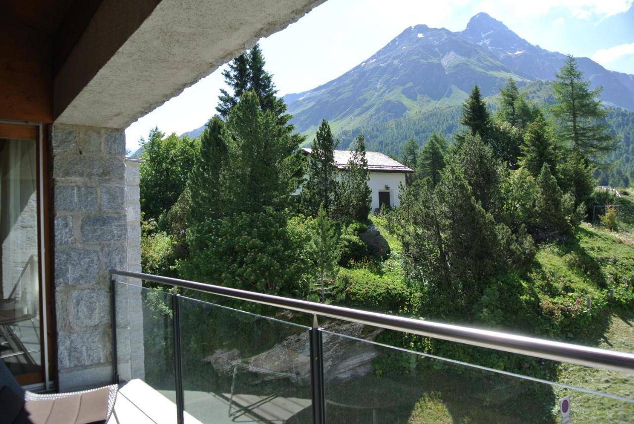 Chesa La Montanella - Ferienwohnung, Maloja Exterior foto